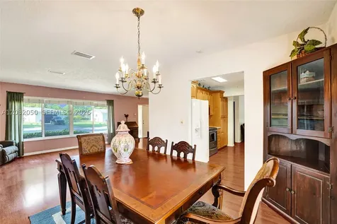 7421 NW 8th Court Plantation FL 33317