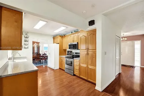 7421 NW 8th Court Plantation FL 33317