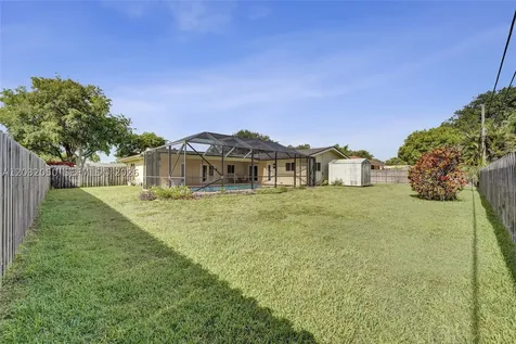 7421 NW 8th Court Plantation FL 33317