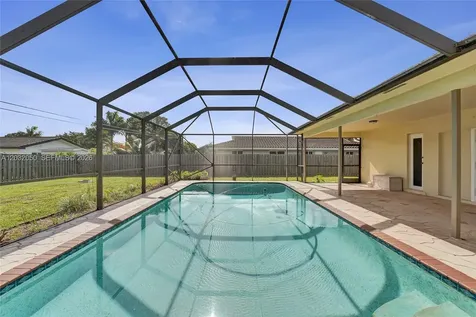 7421 NW 8th Court Plantation FL 33317