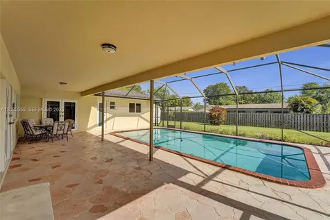 7421 NW 8th Court Plantation FL 33317