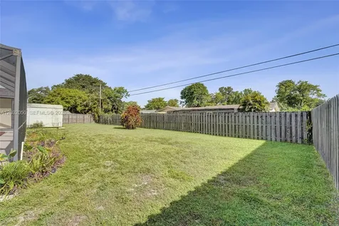 7421 NW 8th Court Plantation FL 33317