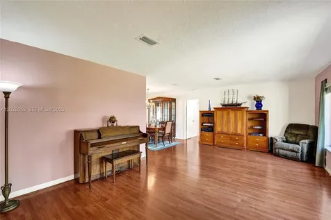 7421 NW 8th Court Plantation FL 33317