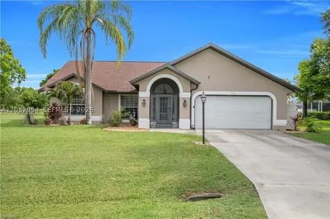 538 Whispering Wind Bend Lehigh Acres FL 33974