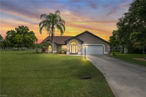 538 Whispering Wind Bend Lehigh Acres FL 33974