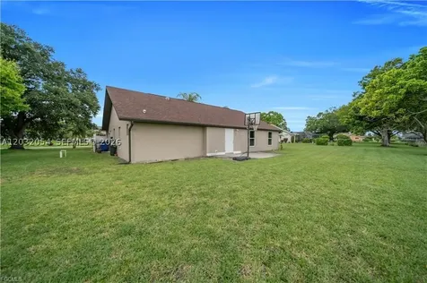 538 Whispering Wind Bend Lehigh Acres FL 33974