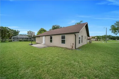 538 Whispering Wind Bend Lehigh Acres FL 33974