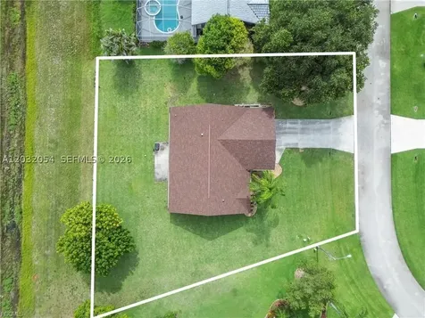 538 Whispering Wind Bend Lehigh Acres FL 33974