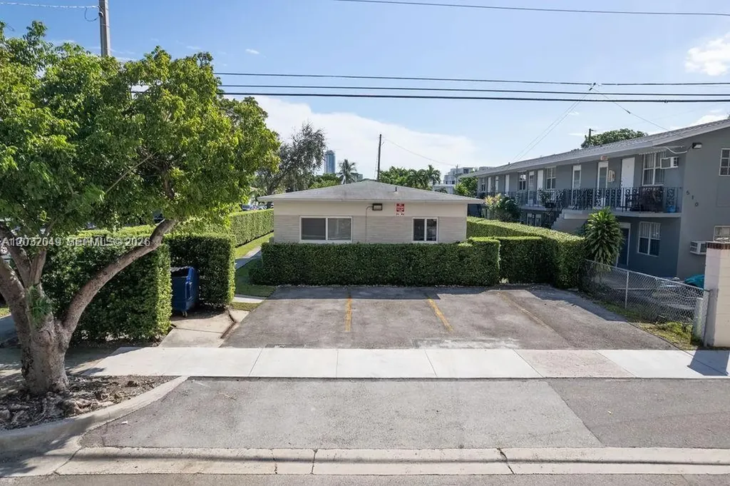 900 SW 5th Avenue Miami FL 33130