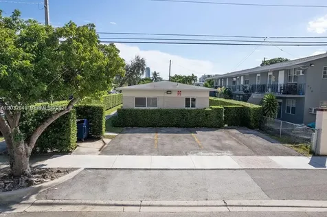 900 SW 5th Avenue Miami FL 33130