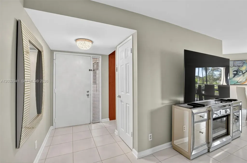 5901 Camino Del Sol Boca Raton FL 33433