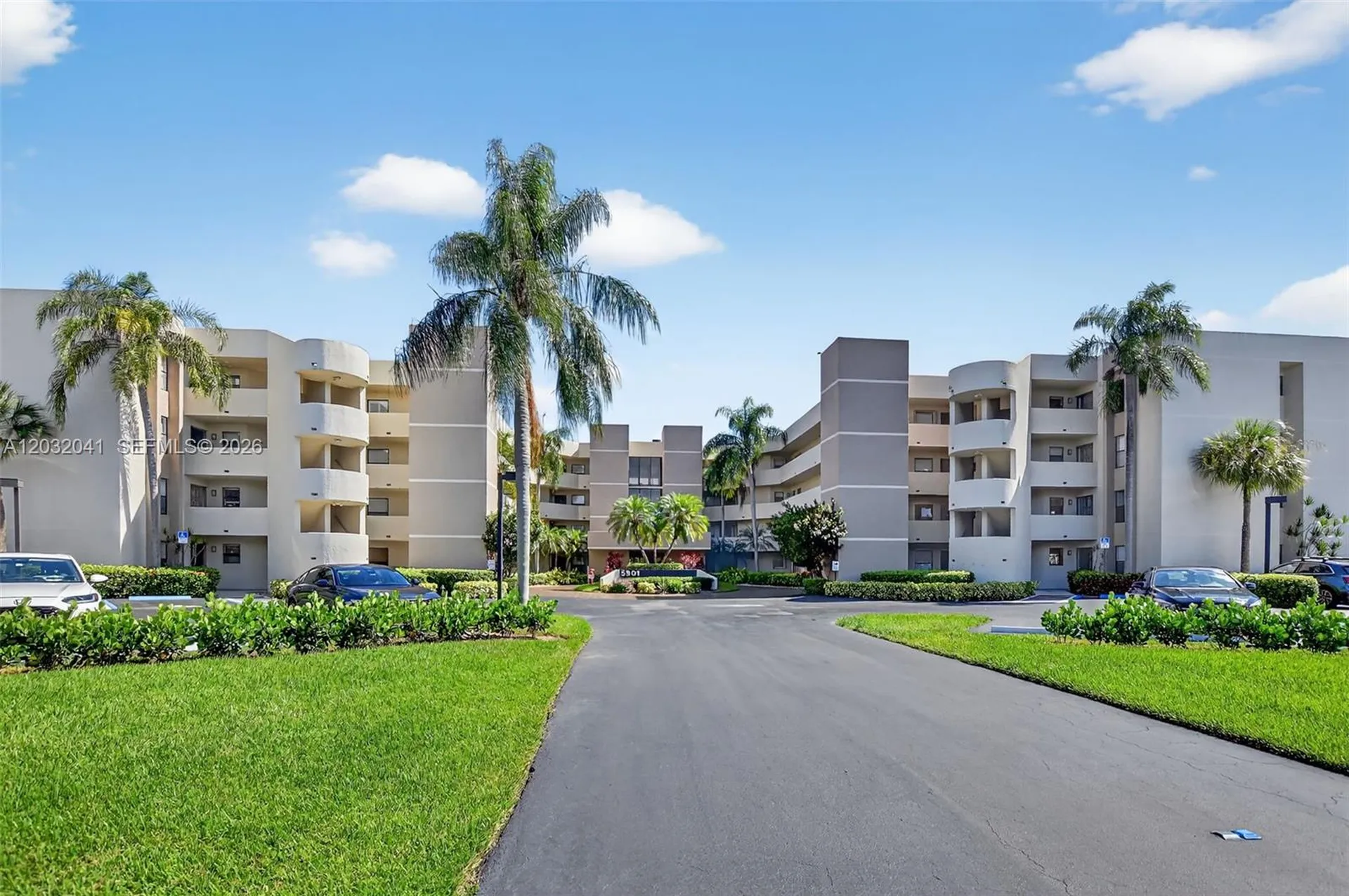 5901 Camino Del Sol Boca Raton FL 33433