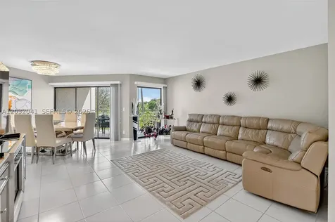 5901 Camino Del Sol Boca Raton FL 33433