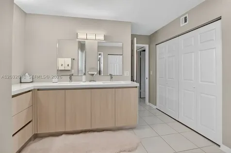 5901 Camino Del Sol Boca Raton FL 33433