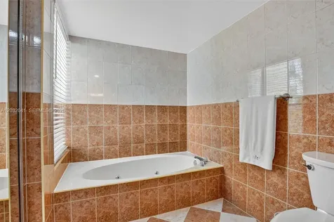5901 Camino Del Sol Boca Raton FL 33433