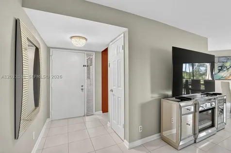 5901 Camino Del Sol Boca Raton FL 33433