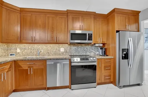 5901 Camino Del Sol Boca Raton FL 33433