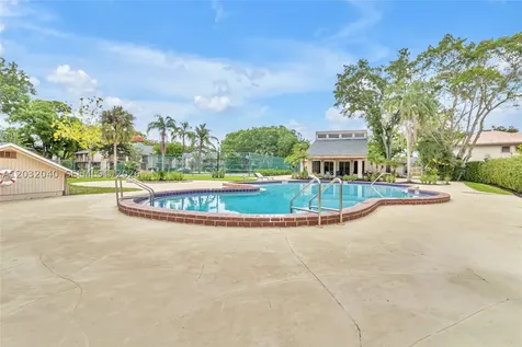 96 Wimbledon Lake Drive Plantation FL 33324
