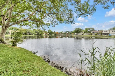 96 Wimbledon Lake Drive Plantation FL 33324