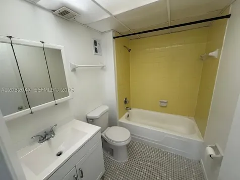 8000 S Colony Circle S Tamarac FL 33321
