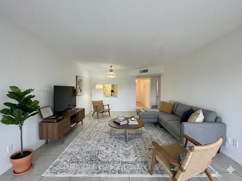 8000 S Colony Circle S Tamarac FL 33321