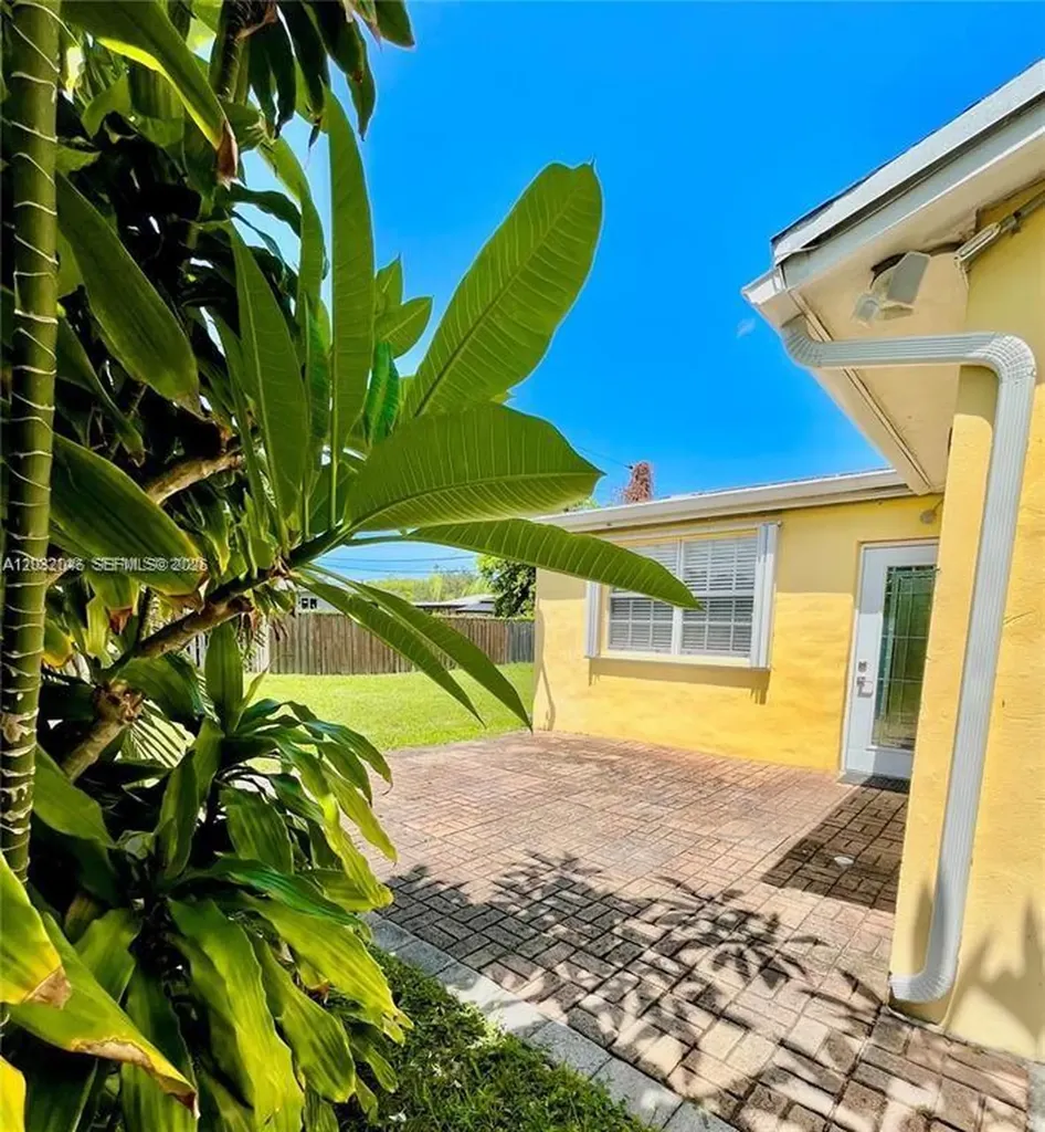 6815 NW 14th Street Plantation FL 33313