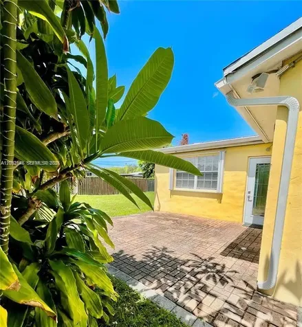 6815 NW 14th Street Plantation FL 33313