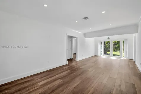 180 Carlisle Drive Miami Springs FL 33166