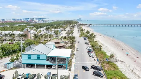 6051 N Ocean Drive Hollywood FL 33019
