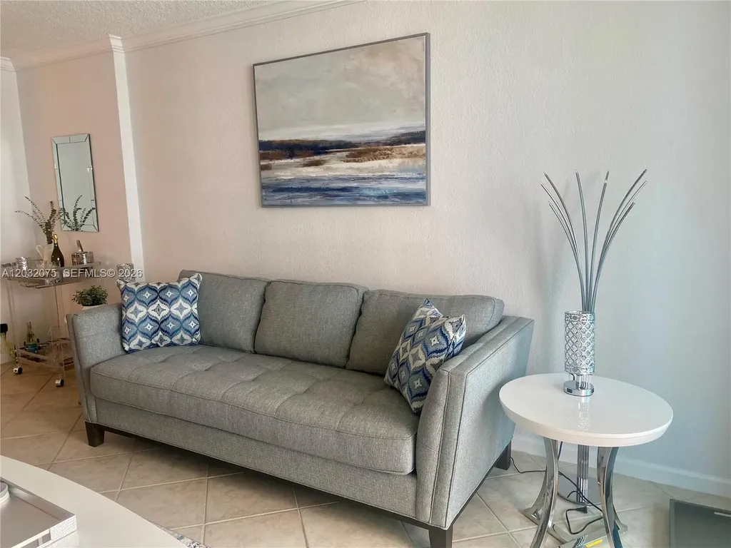 2501 S Ocean Drive Hollywood FL 33019