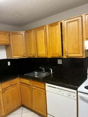 7831 N Colony Circle N Tamarac FL 33321