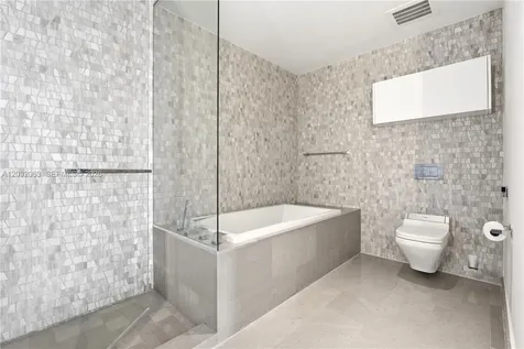 88 SW 7th Street Miami FL 33130
