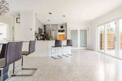 1736 NE 17th Street Fort Lauderdale FL 33305