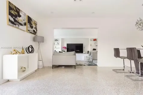 1736 NE 17th Street Fort Lauderdale FL 33305