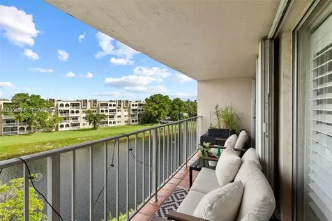 7725 SW 86th Street Miami FL 33143
