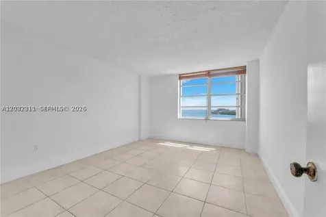 150 SE 25th Road Miami FL 33129