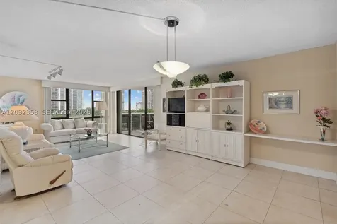3625 N Country Club Drive Aventura FL 33180