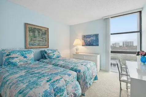 3625 N Country Club Drive Aventura FL 33180