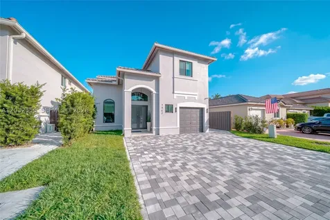 7963 NW 195th Terrace Hialeah FL 33015