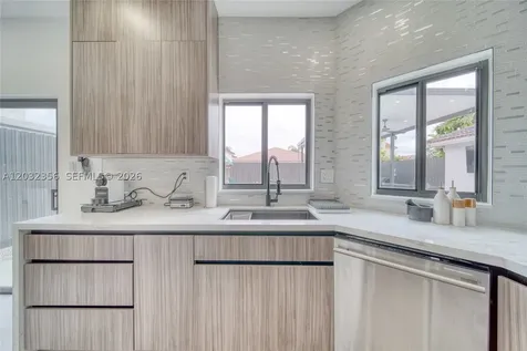 7963 NW 195th Terrace Hialeah FL 33015