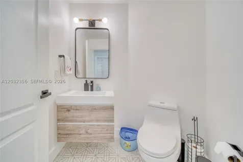 7963 NW 195th Terrace Hialeah FL 33015