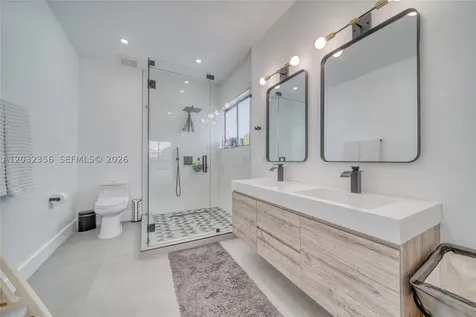 7963 NW 195th Terrace Hialeah FL 33015