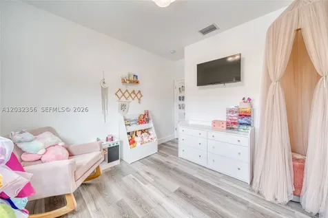 7963 NW 195th Terrace Hialeah FL 33015