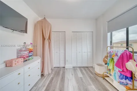 7963 NW 195th Terrace Hialeah FL 33015