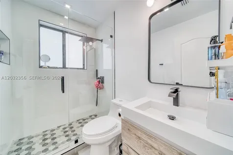 7963 NW 195th Terrace Hialeah FL 33015