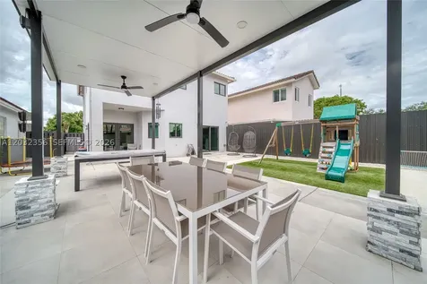 7963 NW 195th Terrace Hialeah FL 33015
