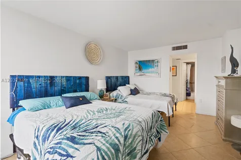 3675 N Country Club Drive Aventura FL 33180