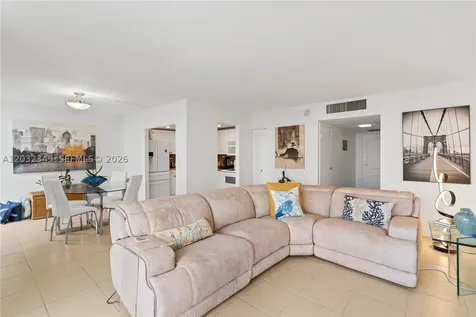 3675 N Country Club Drive Aventura FL 33180