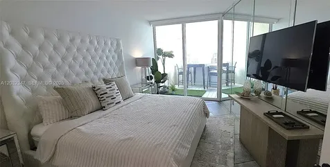 300 S Pointe Drive Miami Beach FL 33139