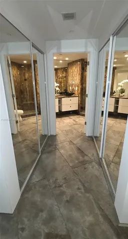 300 S Pointe Drive Miami Beach FL 33139